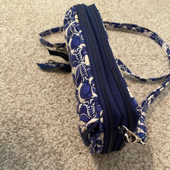 Vera Bradley Crossbody - Picture 2 of 5